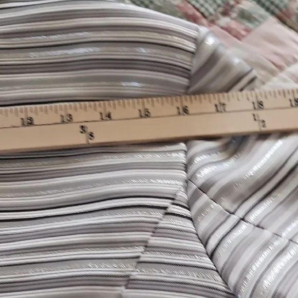 Sandra Darren Gray White Metallic Sheen Stripe Blaze - Picture 7 of 9